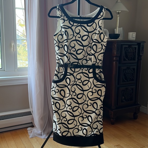 Black and Cream Shift Dress - Picture 1 of 5